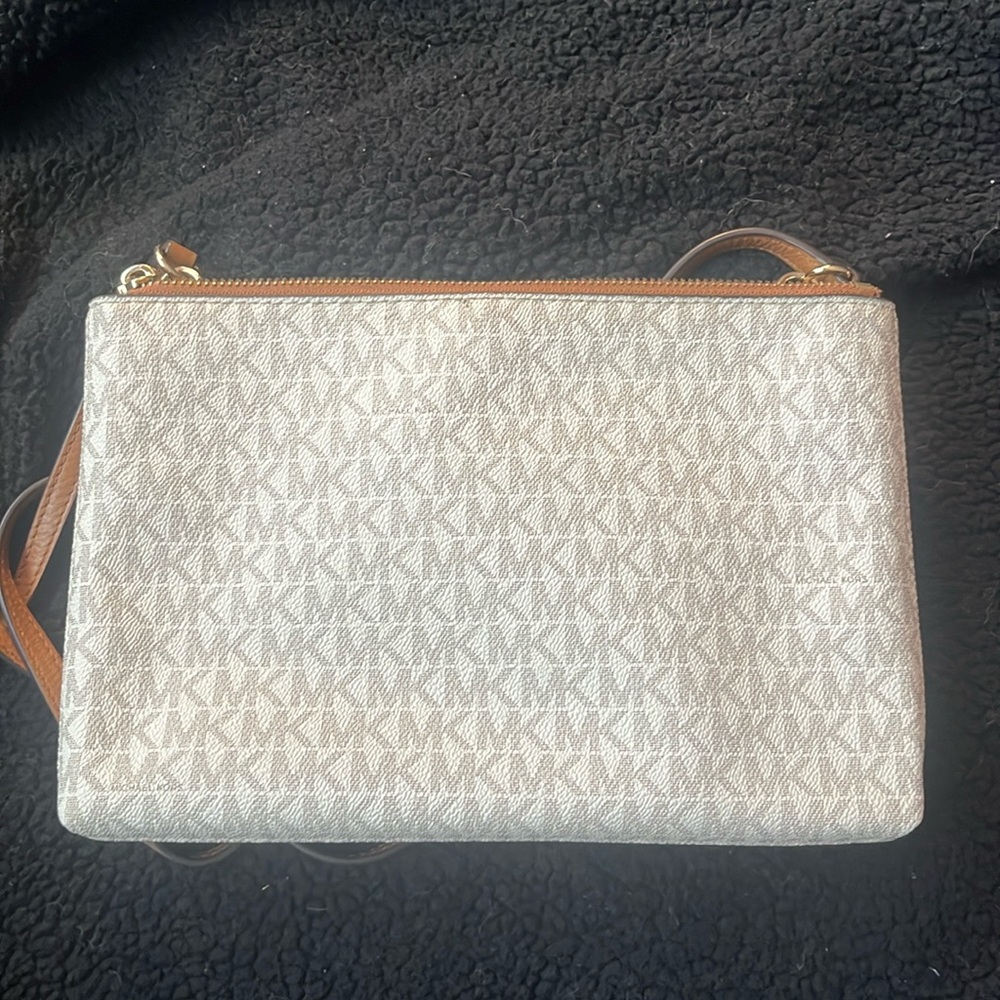 MICHAEL Michael Kors White/Tan Signature Crossbody Bag